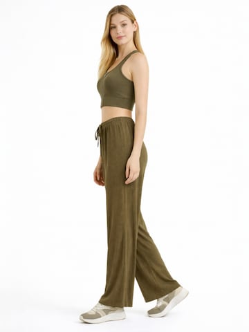 Wide Leg Pantalon 'FLORYN – Palazzohose Crinkle' fashionshowcase en vert