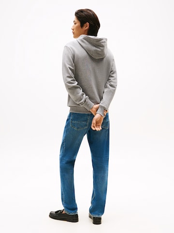 TOMMY HILFIGER Sweatshirt 'ESSENTIAL' in Grey