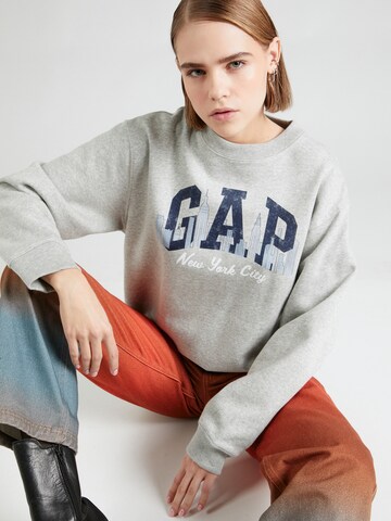 GAP Sweatshirt in Grau