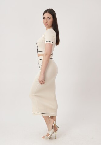 Elara Kostuum in Beige