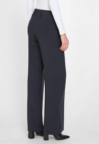 Fadenmeister Berlin Wide leg Pleated Pants in Blue