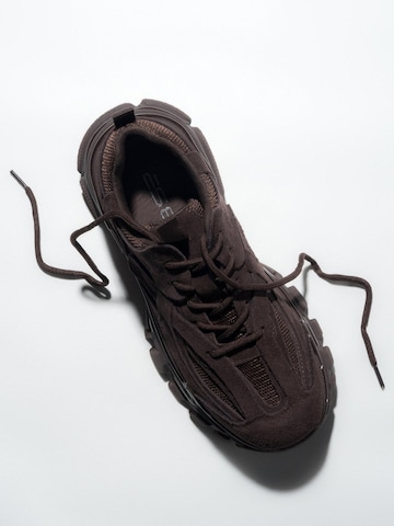 ES8 Låg sneaker '123-3' i brun