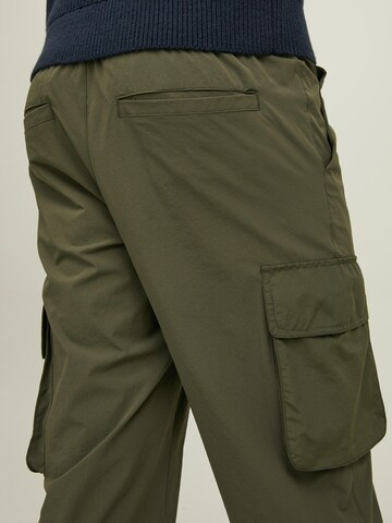 Tapered Pantaloni cu buzunare 'Bill Cullen' de la JACK & JONES pe verde