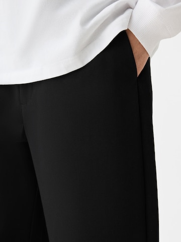 Bershka Lużny krój Spodnie w kolorze czarny
