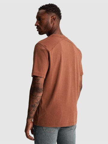 CAST IRON - Camiseta 'Regular fit T-shirt in interlock' en marrón