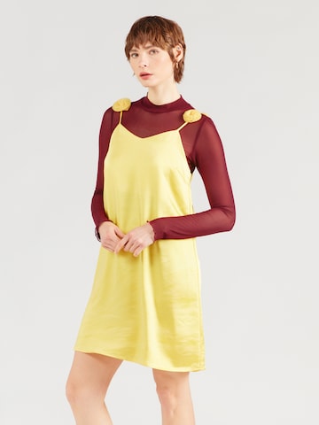 Abito 'VICILLE' di VILA in giallo: frontale