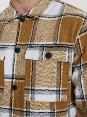 Veste mi-saison 'DXDennik' Dxnmxrk en blanc