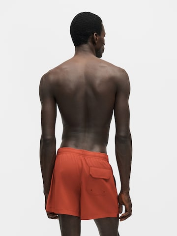Abercrombie & Fitch Kratke kopalne hlače | rdeča barva