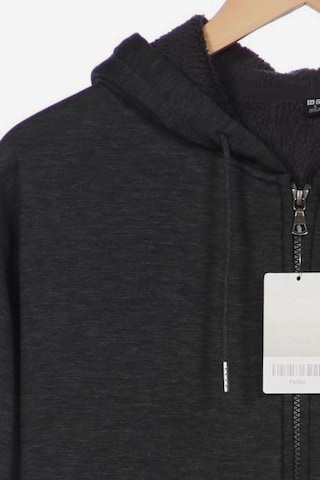 UNIQLO Sweatshirt & Zip-Up Hoodie in S in Grey