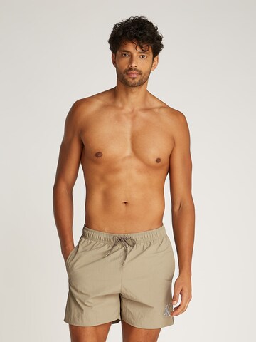 Shorts de bain Calvin Klein Swimwear en gris : devant