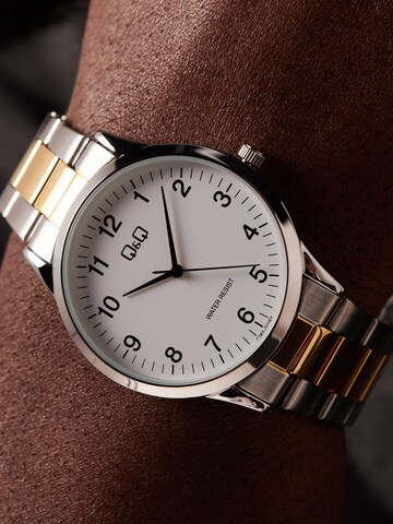 Montre à affichage analogique 'Klassisch' Q&Q en argent
