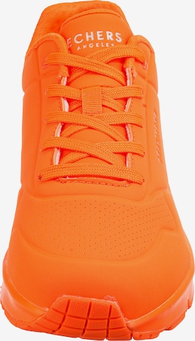 Baskets basses SKECHERS en orange