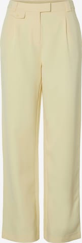 PIECES Широкий Брюки со складками 'PCNIMORA' в Желтый: спереди
