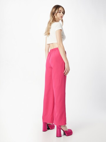 Loosefit Pantaloni con pieghe 'Grace' di Hailys in rosa