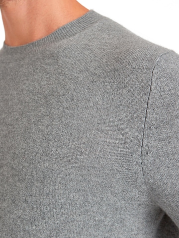 FALKE Sweater in Grey