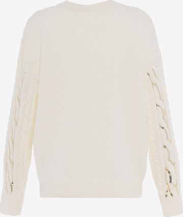 faina Sweater in White