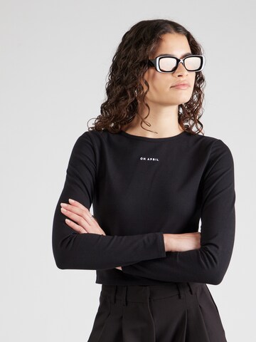 T-shirt 'Ica' OH APRIL en noir : devant