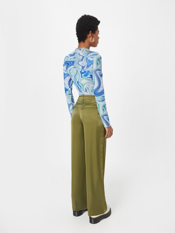 WEEKDAY Wide leg Trousers with creases 'Riley' in Green