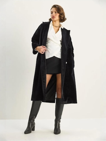 Bianco Lucci Tussenmantel in Zwart