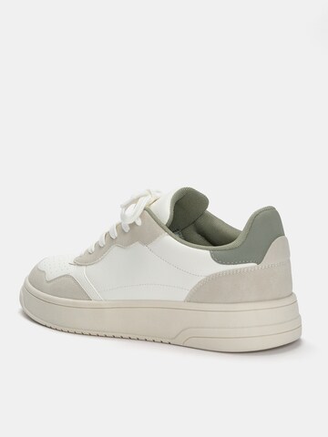 Pull&Bear Låg sneaker i vit