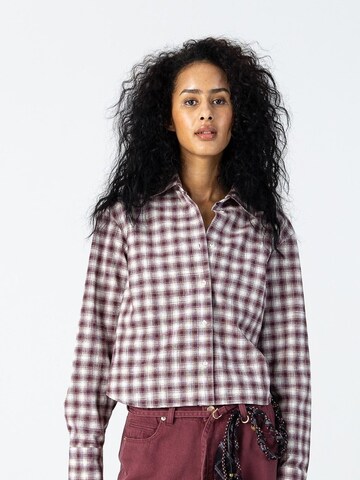 Coster Copenhagen Shirt ' Classic ' in Red: front