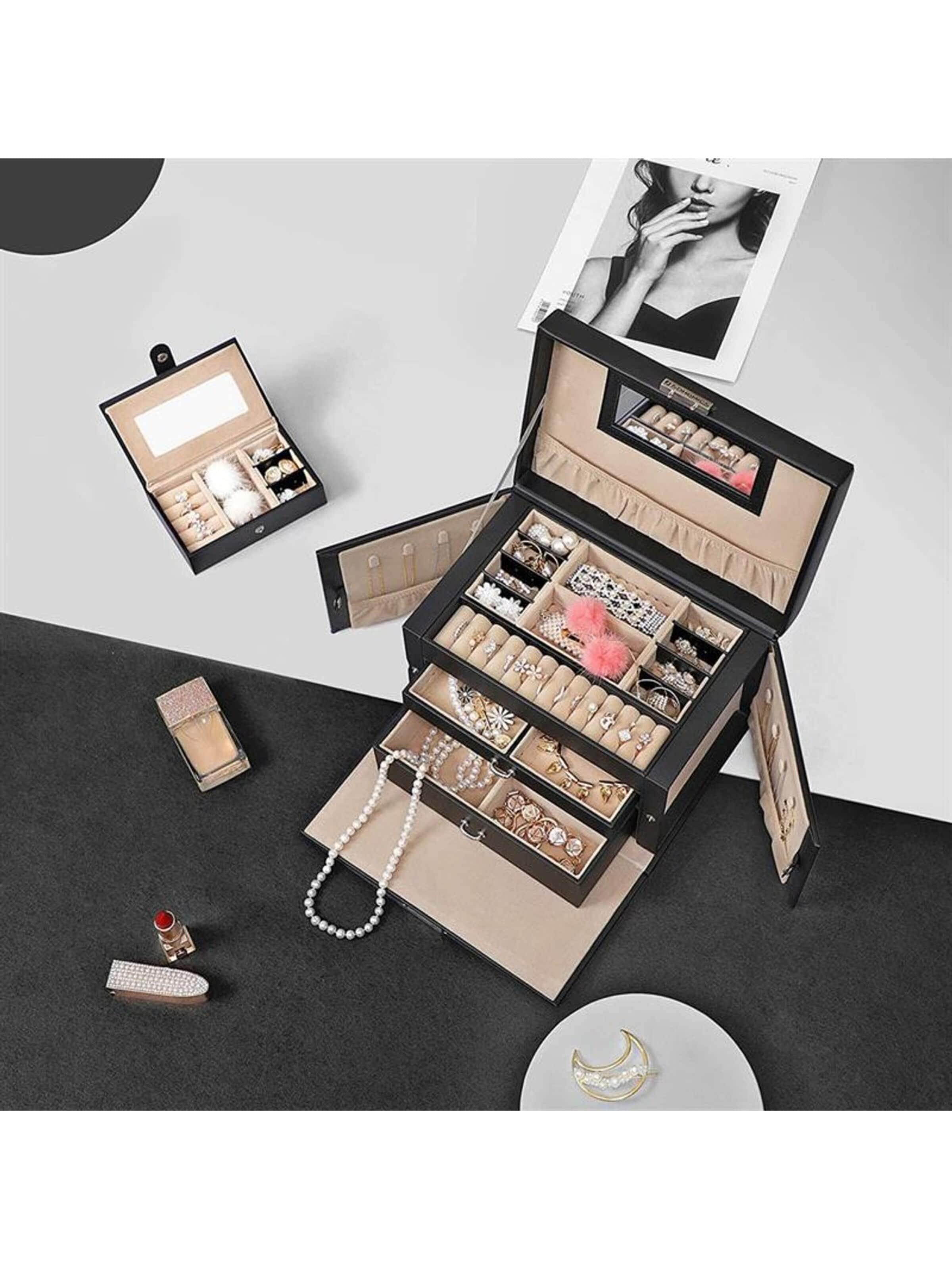 Boîte à bijoux 'Luna XL Leather jewellery box with 20 compartments - Black' UNIQ Beauty en noir