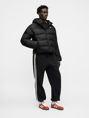 ADIDAS ORIGINALS Преходно яке в черно