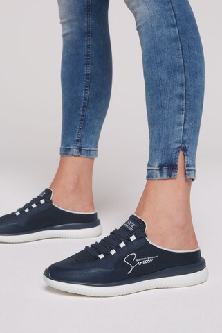 Soccx Sneakers in Blue: front