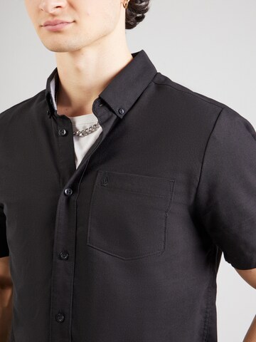 Volcom - Ajuste regular Camisa 'EVERETT' en negro