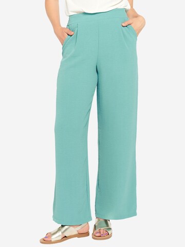 LolaLiza Loose fit Pants in Green: front