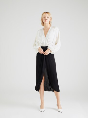 Robe Vanessa Bruno en noir : devant