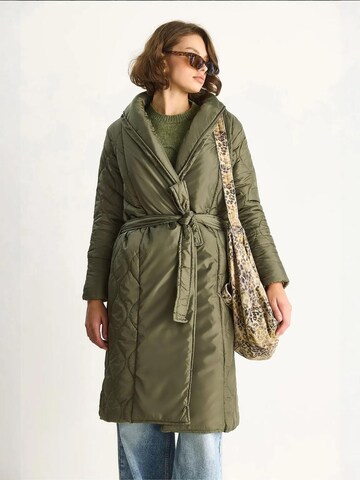 Cappotto di mezza stagione di Bianco Lucci in verde: frontale