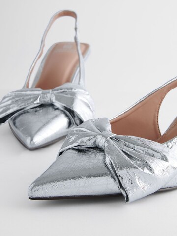 Next - Sapatos abertos atrás em prata