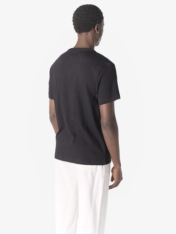 KOROSHI - Camiseta en negro