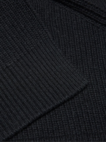 FALKE Scarf in Black
