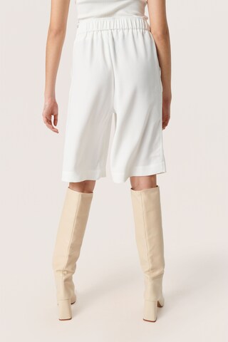 Loosefit Pantalon 'Shirley' SOAKED IN LUXURY en blanc