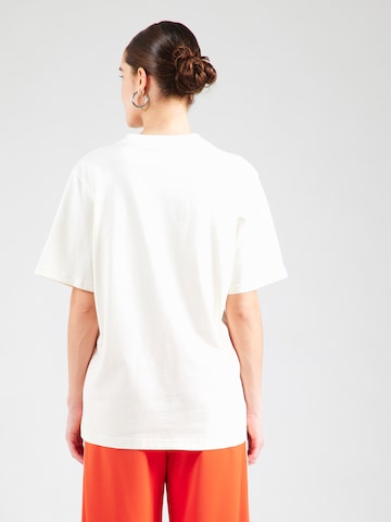 Tricou de la Nike Sportswear pe alb