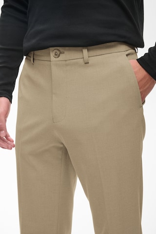 Matinique - regular Pantalón chino 'Liam' en gris