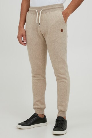 INDICODE JEANS Tapered Broek 'Arkadius' in Beige: voorkant