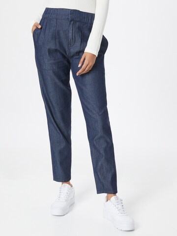 Wallis Curve Regular Pants in Blue: front