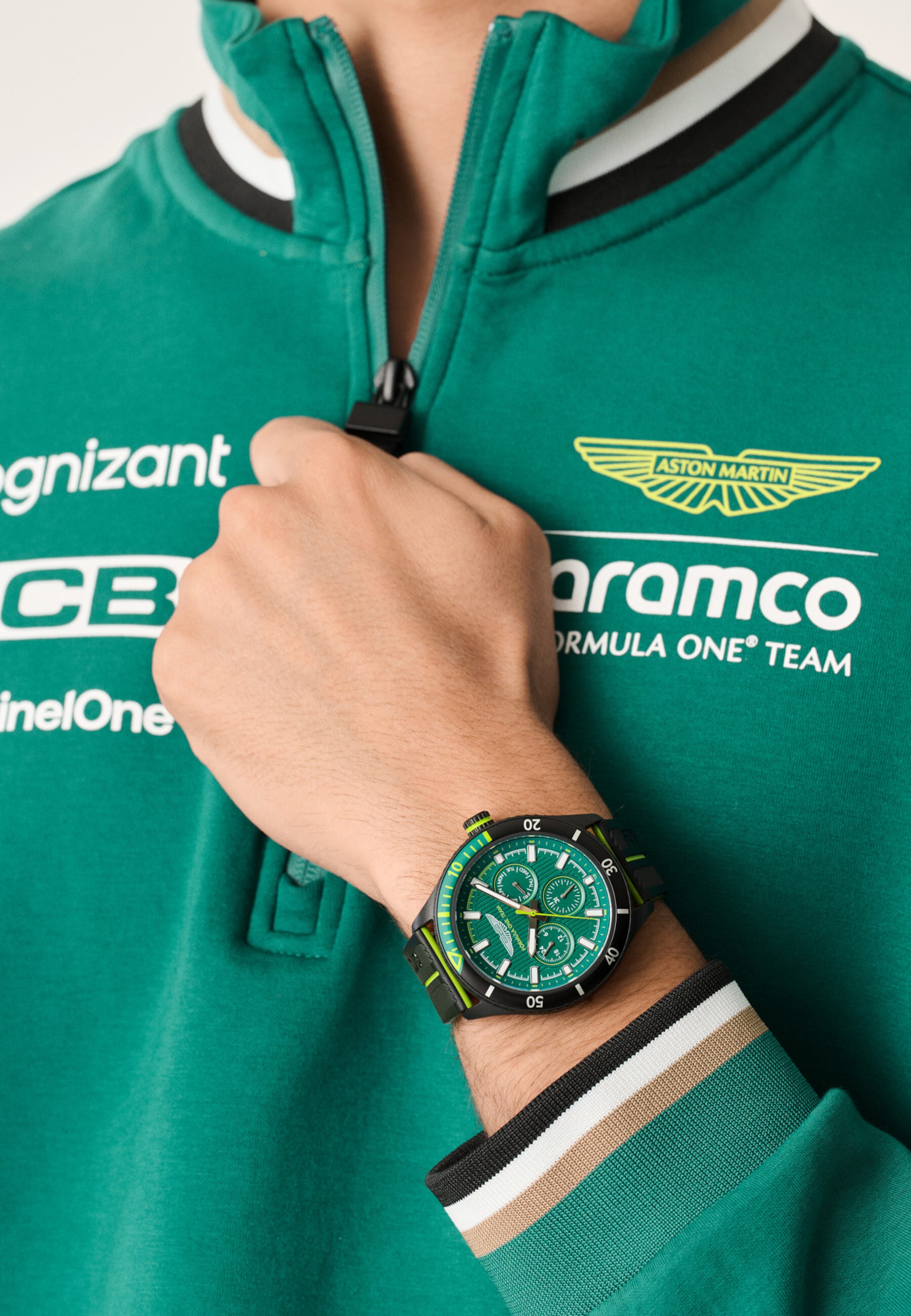 Aston Martin Aramco Formula One™ Team Analogt ur i sort: forside