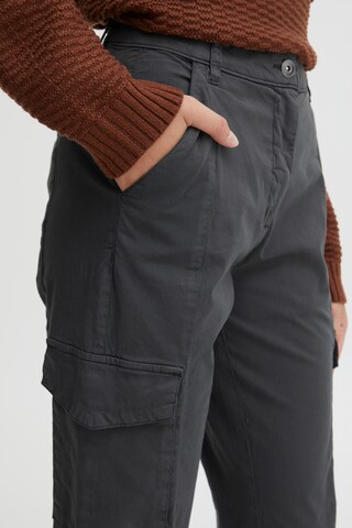 Oxmo Tapered Cargo Pants in Grey