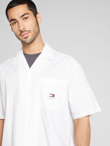 Tommy Jeans - Comfort Fit Camisa em branco