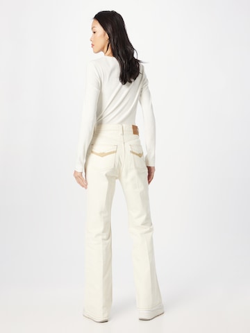 LEVI'S ® Flared Jeans "MOVIN ON 70S HIGH FLARE NEUTRALS" in Weiß