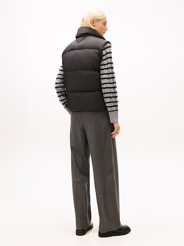 TOMMY HILFIGER Жилетка в Черный