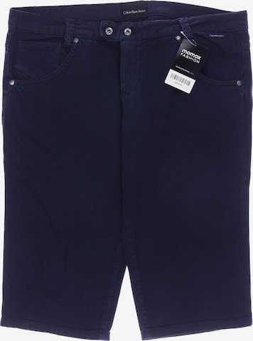 Calvin Klein Jeans Shorts in L in Blue: front