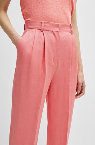 BOSS Tapered Bundfaltenhose 'Tefike' in Pink