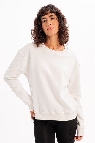 Sweat-shirt Justever en blanc : devant