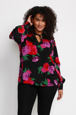 KAFFE CURVE - Blusa 'Rosalia' en negro: frente