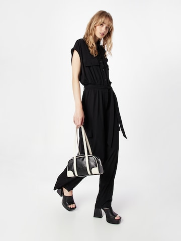 SISTERS POINT - Jumpsuit 'GONA' en negro